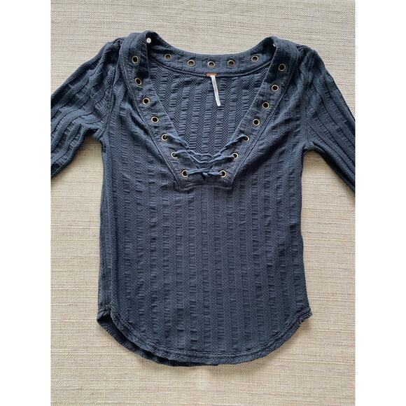 Free People Women’s Ice Cold Long Sleeve Lace Up Top Tee Size S - Picture 1 of 7